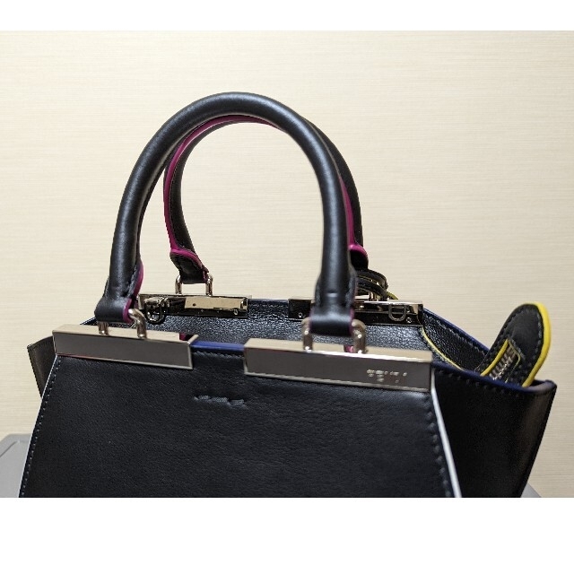 FENDI(フェンディ)のお値下げ！　FENDI トロワジュールミニ レディースのバッグ(ハンドバッグ)の商品写真