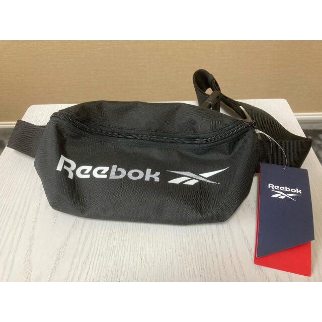 Reebok(リーボック)のリーボック　ボディバック　ショルダーバッグ　reebok レディースのバッグ(ショルダーバッグ)の商品写真