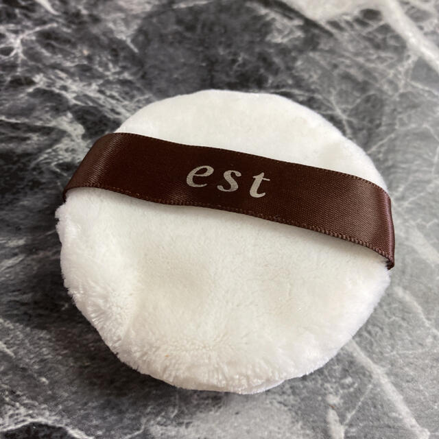 est(エスト)のest フェイスパウダー コスメ/美容のベースメイク/化粧品(フェイスパウダー)の商品写真