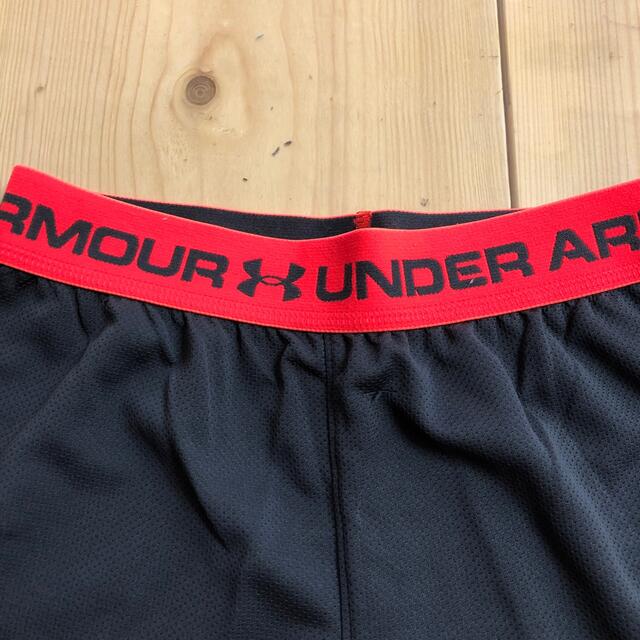 UNDER ARMOUR(アンダーアーマー)のアンダーアーマー  ハーフパンツ キッズ/ベビー/マタニティのキッズ服男の子用(90cm~)(パンツ/スパッツ)の商品写真