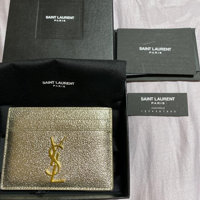 Saint Laurent(サンローラン)のサンローラン　カードケース　ゴールド レディースのファッション小物(名刺入れ/定期入れ)の商品写真