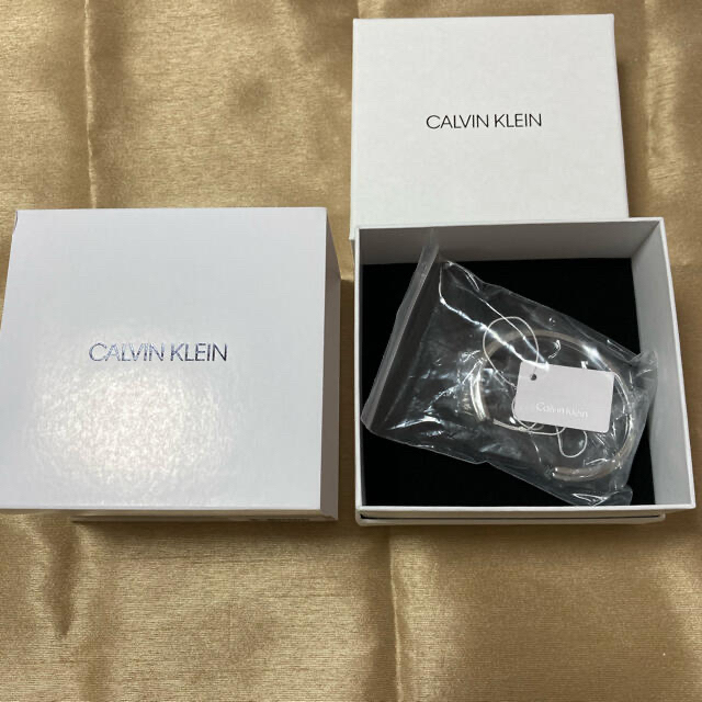 Calvin Klein(カルバンクライン)のCalvinKlein(カルバンクライン) バングル　XSサイズ レディースのアクセサリー(ブレスレット/バングル)の商品写真