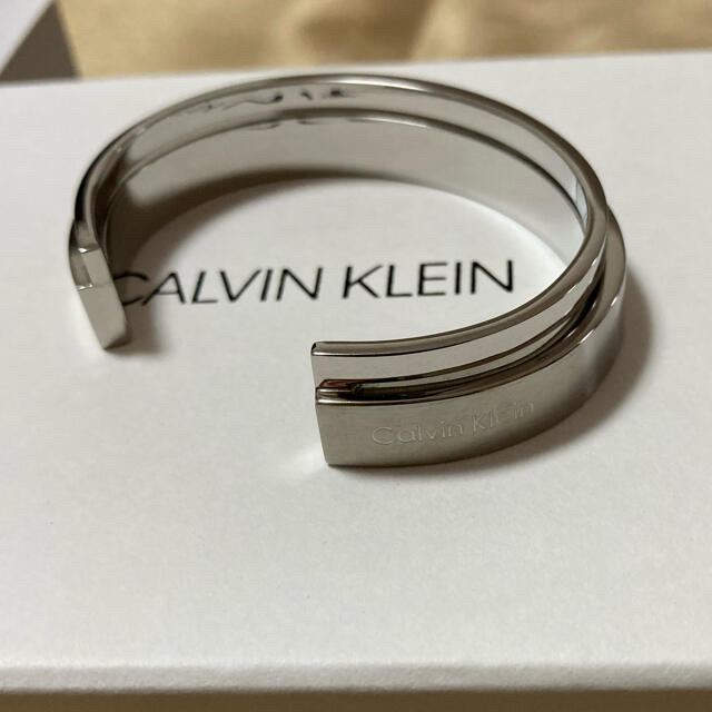 Calvin Klein(カルバンクライン)のCalvinKlein(カルバンクライン) バングル　XSサイズ レディースのアクセサリー(ブレスレット/バングル)の商品写真