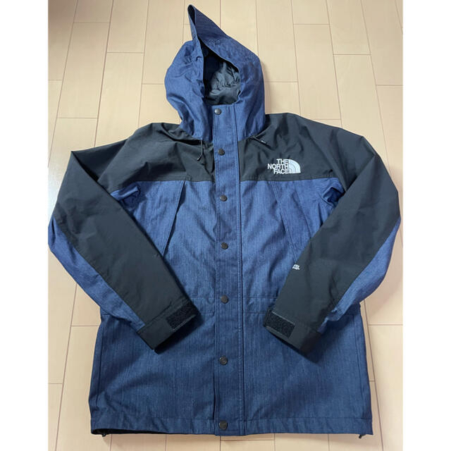 THE NORTH FACE(ザノースフェイス)の美中古 ノースフェイス マウンテンライトデニムジャケット Sサイズ メンズのジャケット/アウター(マウンテンパーカー)の商品写真