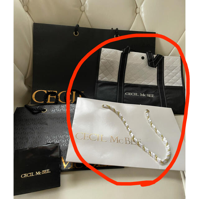 CECIL McBEE(セシルマクビー)の【専用ページ】 レディースのバッグ(ショップ袋)の商品写真