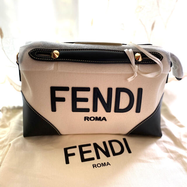 ショルダーバッグ最終お値下げ！新品★FENDI バイザウェイ　ミディアム　未開封