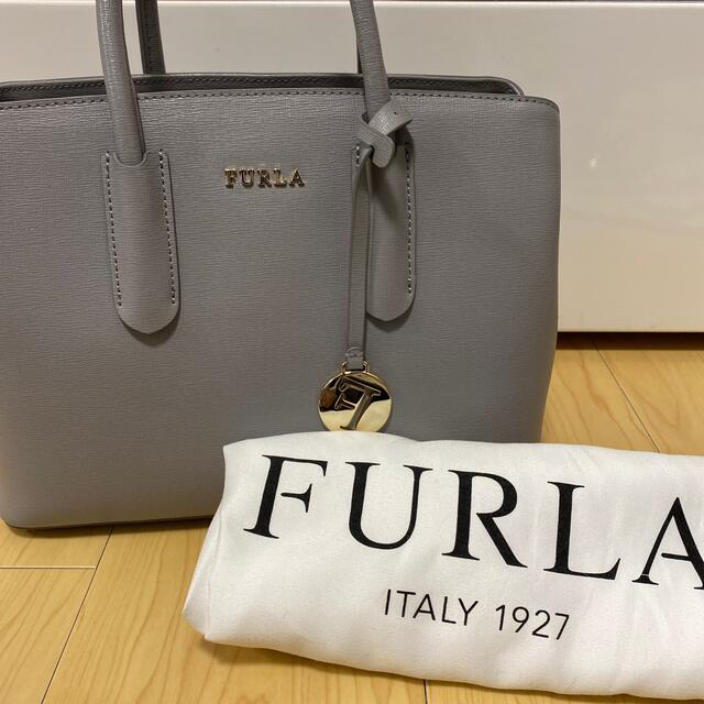 FURLA ハンドバッグハンドバッグ