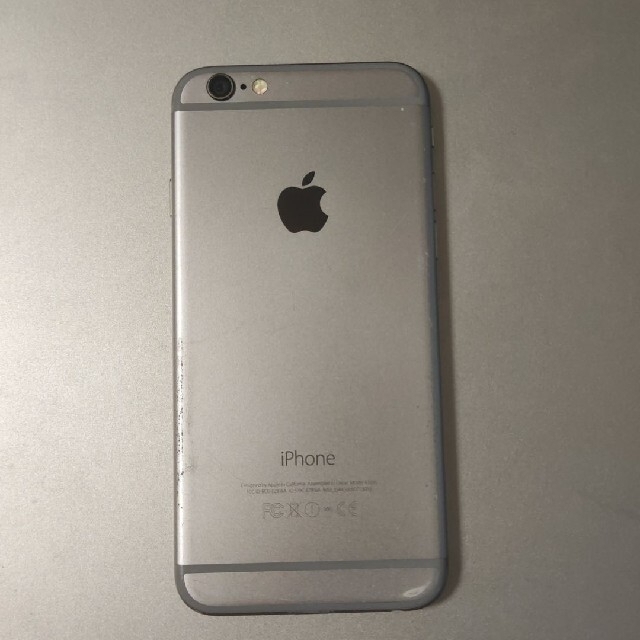 iPhone - iPhone 6 Silver 64 GB auの通販 by おもち's shop｜アイ