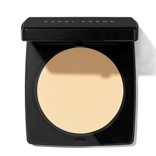 ボビイブラウン(BOBBI BROWN)の【ボビイブラウン】シアーフィニッシュプレストパウダー(フェイスパウダー)