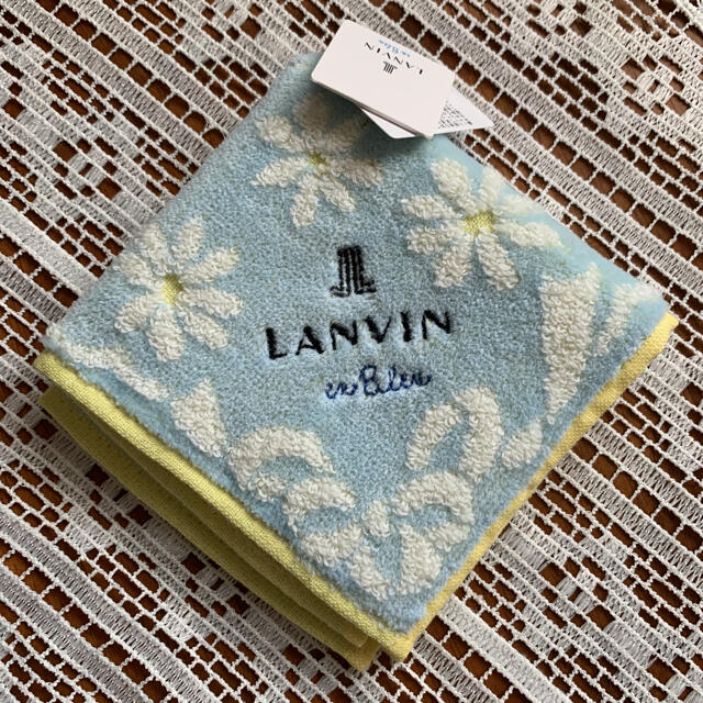 LANVIN en Bleu(ランバンオンブルー)のランバンオンブルー  花柄　タオルハンカチ　新品・未使用 レディースのファッション小物(ハンカチ)の商品写真