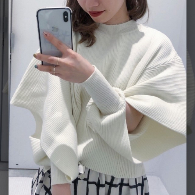 3.1 Phillip Lim(スリーワンフィリップリム)の専用　AKIRANAKA ニット レディースのトップス(ニット/セーター)の商品写真