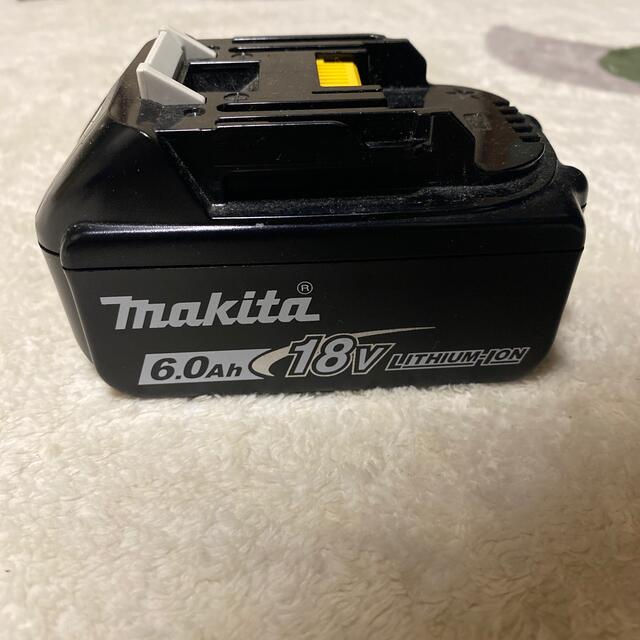 Makita(マキタ)のbl1860b マキタ バッテリー スマホ/家電/カメラのスマートフォン/携帯電話(バッテリー/充電器)の商品写真