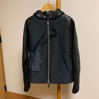 エンポリオアルマーニ(Emporio Armani)の美品　EMPORIO ARMANI レザージャケット　パーカー　ブルゾン(レザージャケット)