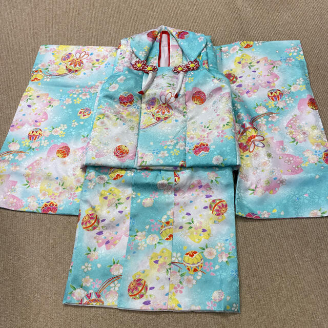 特価品 新品 七五三 三歳お祝着 古典柄 被布 着物 襦袢 草履 髪飾り