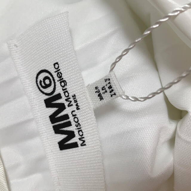 Maison Martin Margiela(マルタンマルジェラ)のmm6 マルジェラ　ロングスカート白 レディースのスカート(ロングスカート)の商品写真