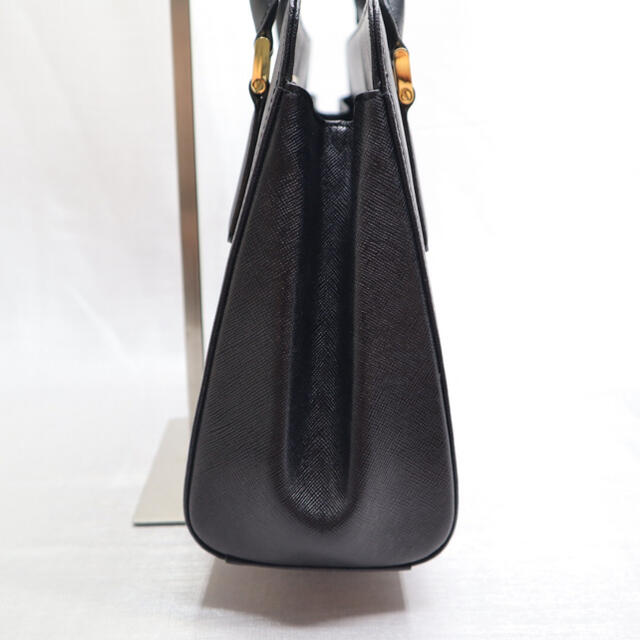 BURBERRY - 【極美品】BURBERRY バーバリー ハンドバッグ ロゴプレート