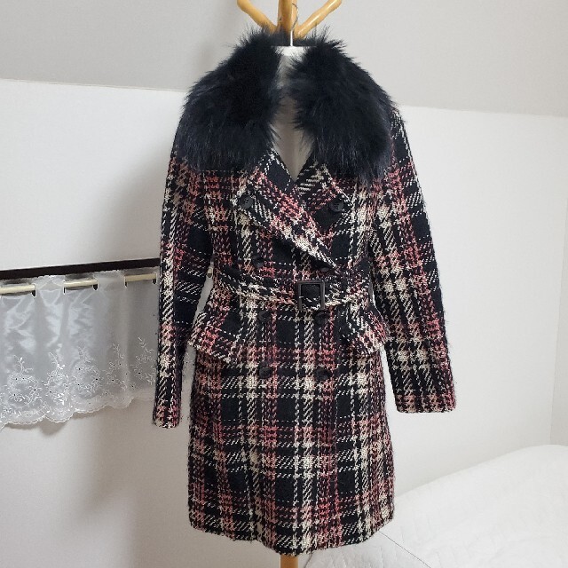 毛皮/ファーコートPinky&Dianne　タヌキのファーの可愛いコート