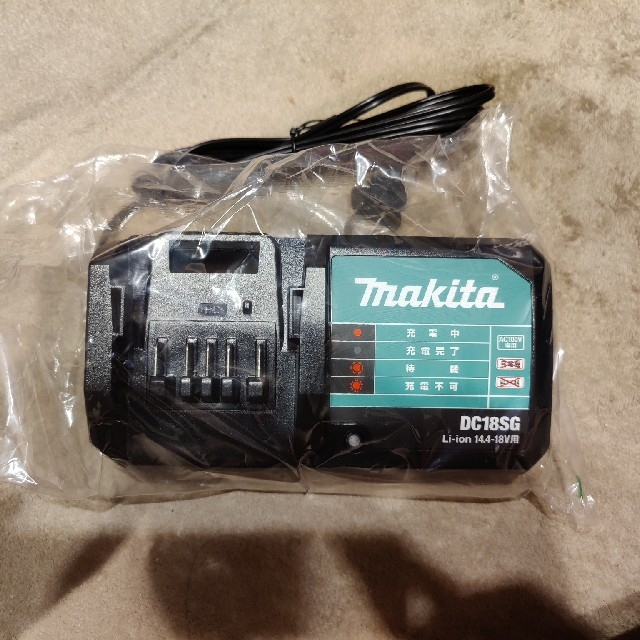 Makita(マキタ)の新品未使用品 純正 makita マキタ DC18SG 充電器 インテリア/住まい/日用品のインテリア/住まい/日用品 その他(その他)の商品写真