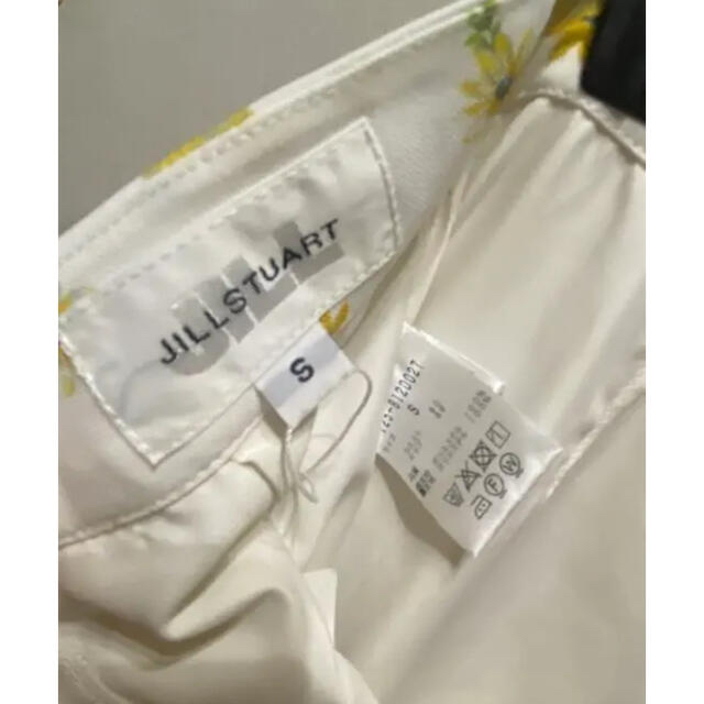 JILL by JILLSTUART(ジルバイジルスチュアート)の新品　ジルバイジルスチュアート  1.2万　花柄　編み上げ　スカート レディースのスカート(ひざ丈スカート)の商品写真