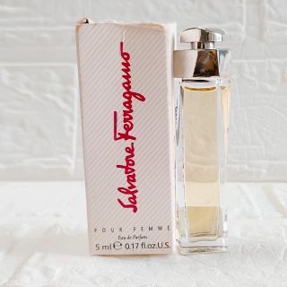 サルヴァトーレフェラガモ(Salvatore Ferragamo)の美品　サルヴァトーレフェラガモプールファム　オーデパルファム5ml(香水(女性用))