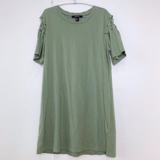 エイチアンドエム(H&M)のＨ＆Ｍ 袖レースアップトップス(カットソー(半袖/袖なし))