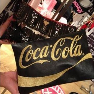 ジョイリッチ(JOYRICH)の新品未使用 ジョイリッチ クラッチバッグ コカコーラコラボ(クラッチバッグ)