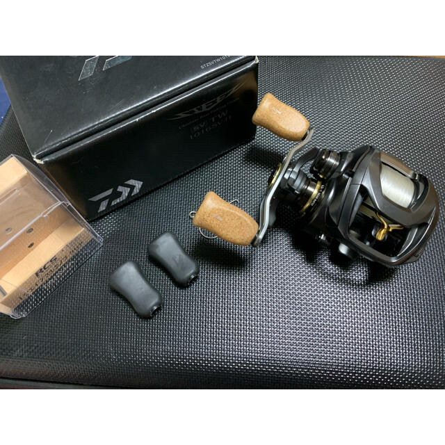 DAIWA(ダイワ)のダイワ　スティーズSVTW 純正OH済み　送料込み スポーツ/アウトドアのフィッシング(リール)の商品写真