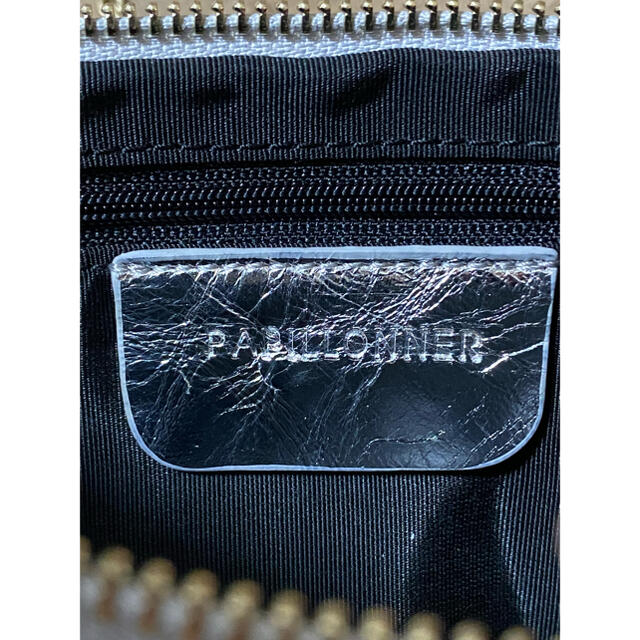 PAPILLONNER(パピヨネ)のパピヨネ スマホお財布ショルダー　シルバー レディースのファッション小物(財布)の商品写真