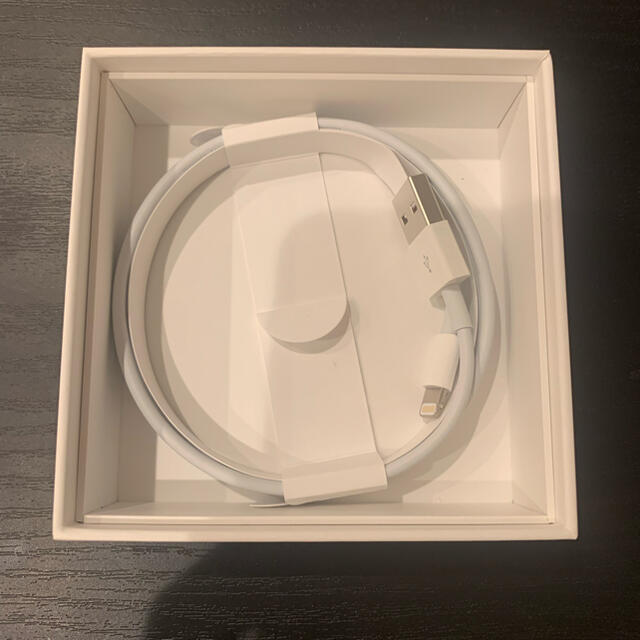 Apple(アップル)のAirPods 第1世代　中古 スマホ/家電/カメラのオーディオ機器(ヘッドフォン/イヤフォン)の商品写真