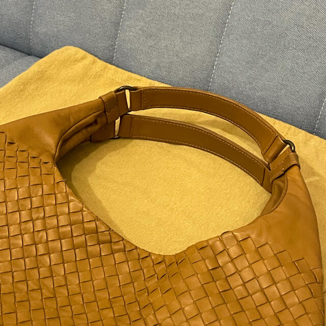 Bottega Veneta(ボッテガヴェネタ)の【極美品】BOTTEGA VENETA イントレチャート ショルダーバッグ  レディースのバッグ(ショルダーバッグ)の商品写真