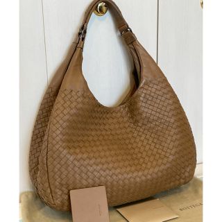 ボッテガヴェネタ(Bottega Veneta)の【極美品】BOTTEGA VENETA イントレチャート ショルダーバッグ (ショルダーバッグ)