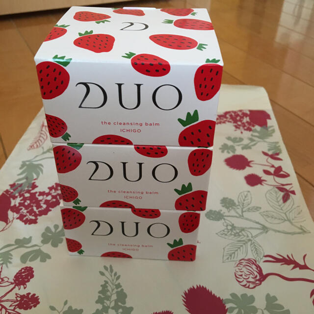 ????DUO クレンジングバームいちご90g×3個