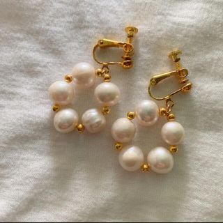 ザラ(ZARA)の淡水パール　ループ　イヤリング ピアス(イヤリング)