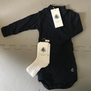 プチバトー(PETIT BATEAU)のpetitbateau ロンパース&ソックス　6m(ロンパース)