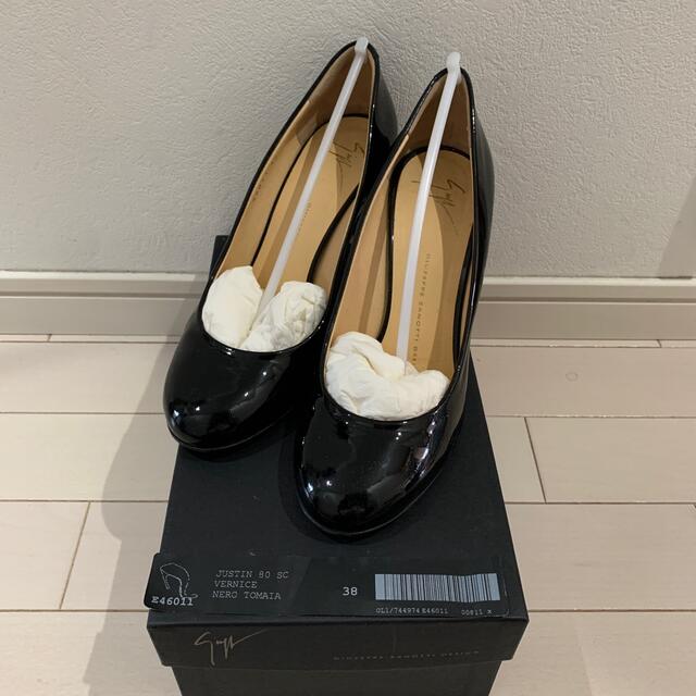 GIUZEPPE ZANOTTI(ジュゼッペザノッティ)の美品　ジュゼッペザノッティ　パンプス　エナメル　38 レディースの靴/シューズ(ハイヒール/パンプス)の商品写真