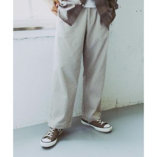 アーバンリサーチドアーズ(URBAN RESEARCH DOORS)の美品 URBAN RESERCH コーデュロイ ワンタック トラウザー 38(ワークパンツ/カーゴパンツ)