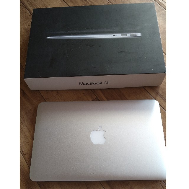 【箱付・良品】MacBook Air (11-inch, Late 2010)
