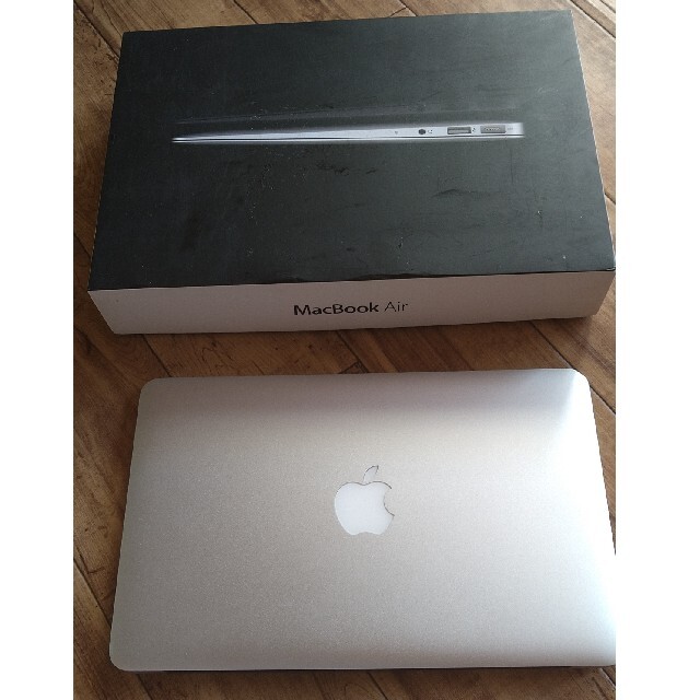 箱付・良品】MacBook Air (11-inch, Late 2010) 箱付・良品】MacBook Air (11-inch, Late 2010)