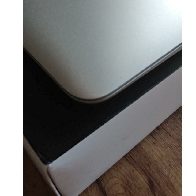 【箱付・良品】MacBook Air (11-inch, Late 2010)