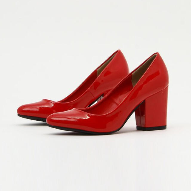 エナメル赤パンプス レディースの靴/シューズ(ハイヒール/パンプス)の商品写真