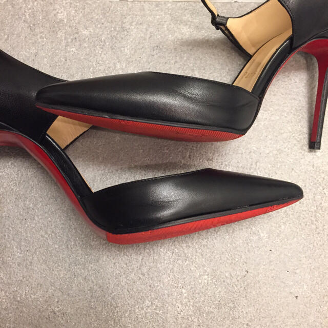 Christian Louboutin(クリスチャンルブタン)のChristian Louboutin パンプス 35.5 レディースの靴/シューズ(ハイヒール/パンプス)の商品写真