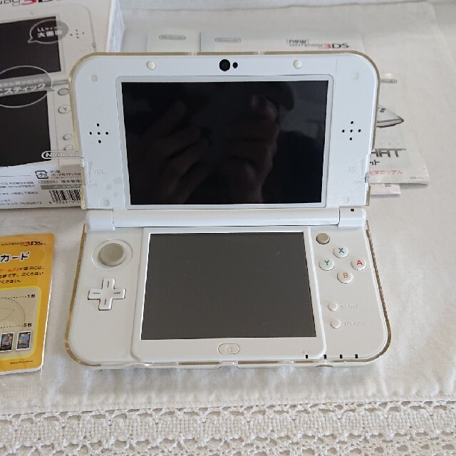 ニンテンドー3DS(ニンテンドー3DS)の任天堂 3DS LL パールホワイト エンタメ/ホビーのゲームソフト/ゲーム機本体(携帯用ゲーム機本体)の商品写真