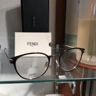 フェンディ(FENDI)の正規新品　フェンディ　メガネ　ブラック　ゴールド(サングラス/メガネ)