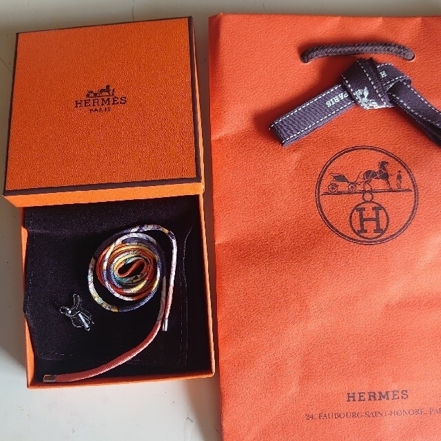 715cmトップ横幅HERMES エルメス トゥールビヨン シルク チャーム ネックレス ペンダント