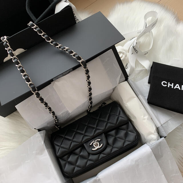 CHANEL(シャネル)のCHANEL シャネル　ミニフラップバッグ　ミニマトラッセ レディースのバッグ(ショルダーバッグ)の商品写真