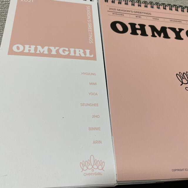 ohmygirl ❃シーグリ卓上カレンダー エンタメ/ホビーのタレントグッズ(アイドルグッズ)の商品写真