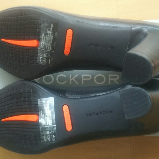 ROCKPORT(ロックポート)のROCKPORT   ブラックパンプス  7・5㎝ヒール レディースの靴/シューズ(ハイヒール/パンプス)の商品写真