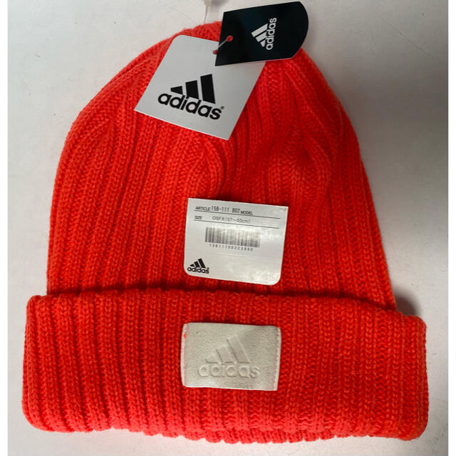adidas(アディダス)の新品未使用 adidas ニットキャップ ニット帽 ビーニー オレンジ 橙色 レディースの帽子(ニット帽/ビーニー)の商品写真
