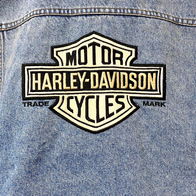 Harley Davidson(ハーレーダビッドソン)の90s ハーレーダビッドソン デニムベスト バックロゴ 大判刺繍 古着男子 メンズのジャケット/アウター(Gジャン/デニムジャケット)の商品写真