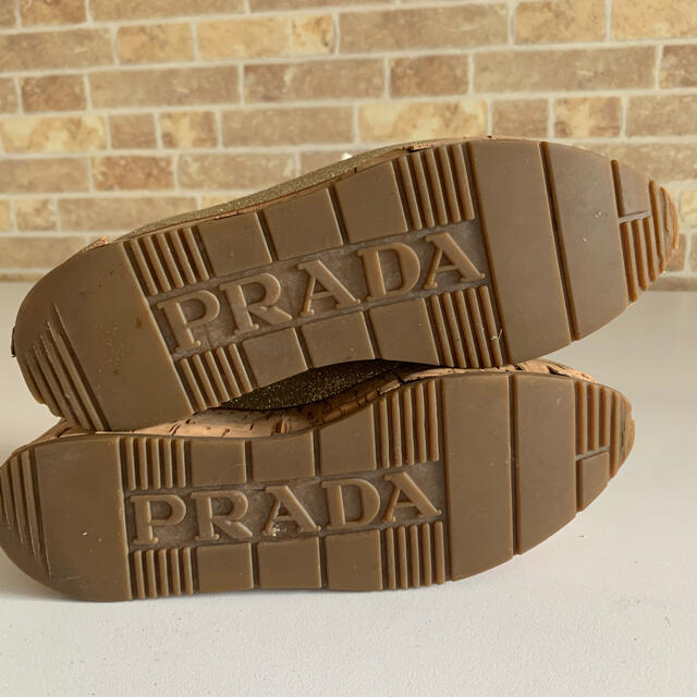 PRADA シャンパンゴールド 厚底 スニーカー | www.innoveering.net